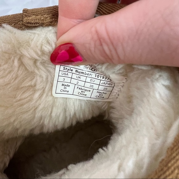 Koolaburra by Ugg Koola short Chestnut Brown Boots, size 3 - Picture 3 of 9